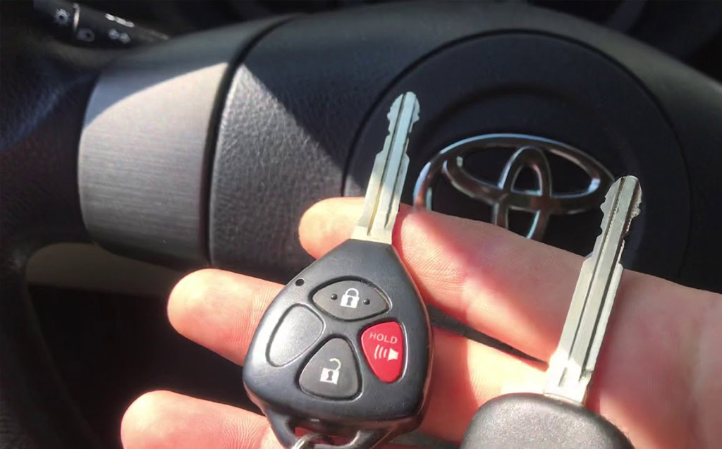 Toyota broken key replacement service